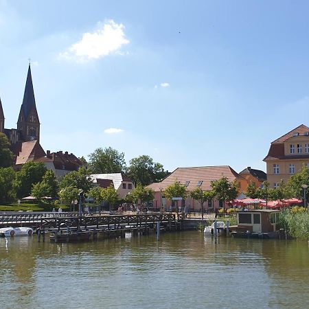 Travel Art Boardinghouse Aparthotel Neuruppin Exterior foto