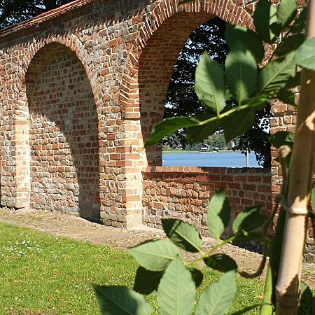 Travel Art Boardinghouse Aparthotel Neuruppin Exterior foto