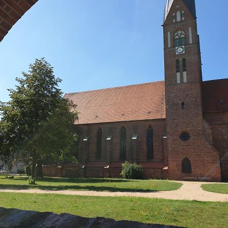 Travel Art Boardinghouse Aparthotel Neuruppin Exterior foto