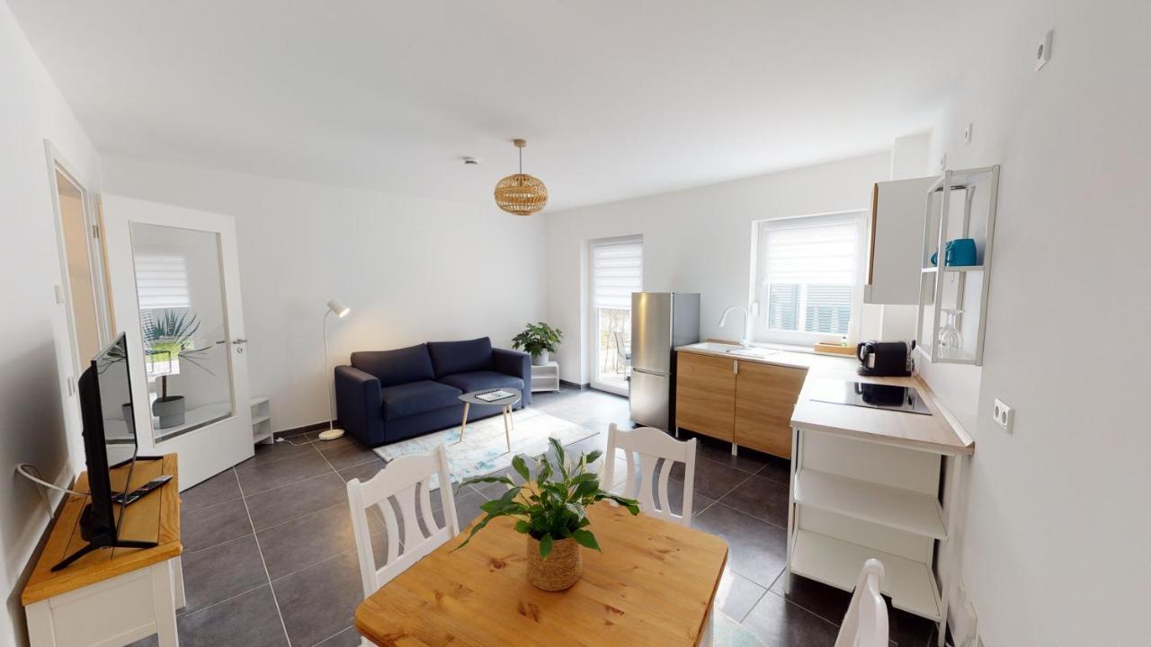 Travel Art Boardinghouse Aparthotel Neuruppin Exterior foto