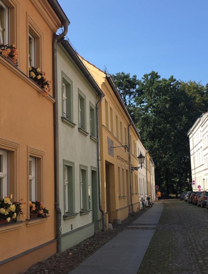Travel Art Boardinghouse Aparthotel Neuruppin Exterior foto