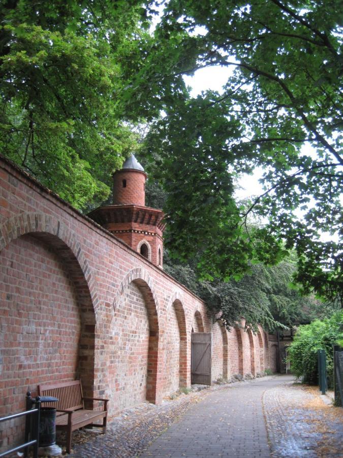 Travel Art Boardinghouse Aparthotel Neuruppin Exterior foto